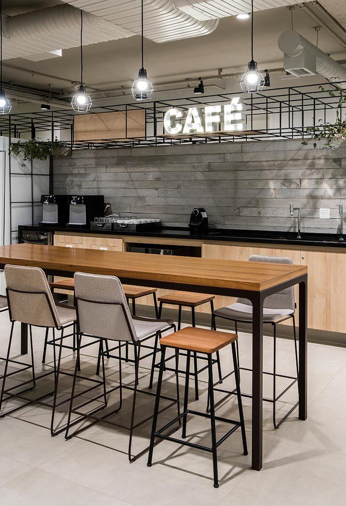 Custom Furniture & Finishes